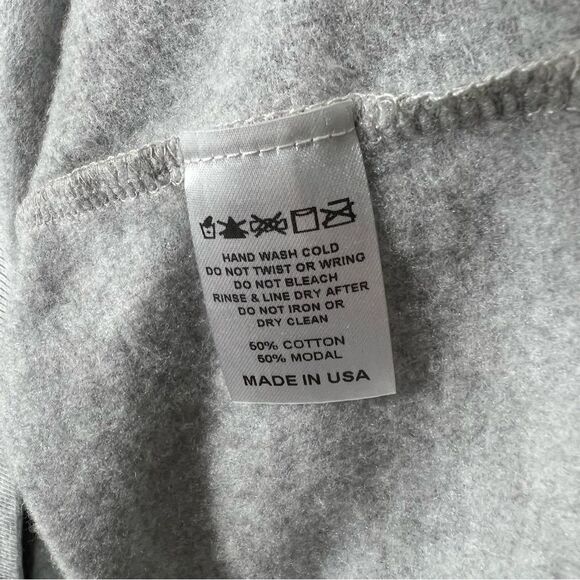 Barry’s Bootcamp Women’s Size Extra Large XL NWT Bonita Springs Sweatshirt Gray - Picture 8 of 13